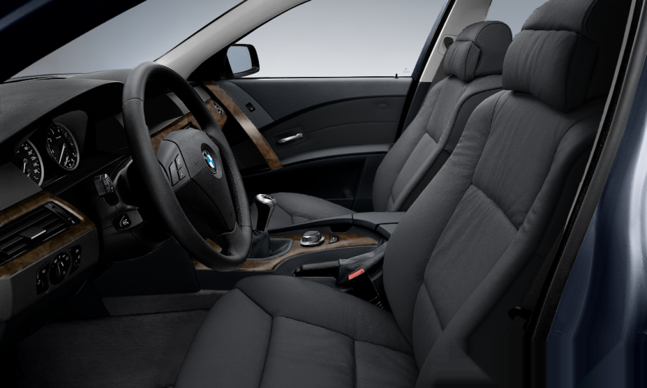 Interior of BMW 520I (E60), VIN WBANA31030B013815