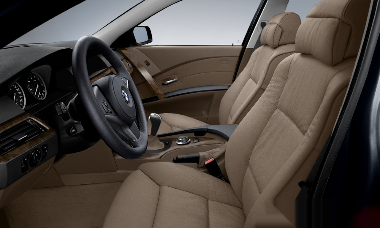 Interior of BMW 530I (E60), VIN WBANA71050B611301