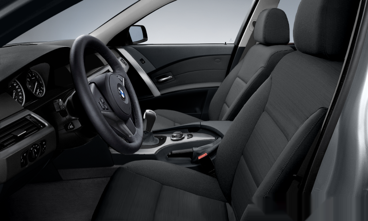 Interior of BMW 530i (E60), VIN WBANE71070CM05458