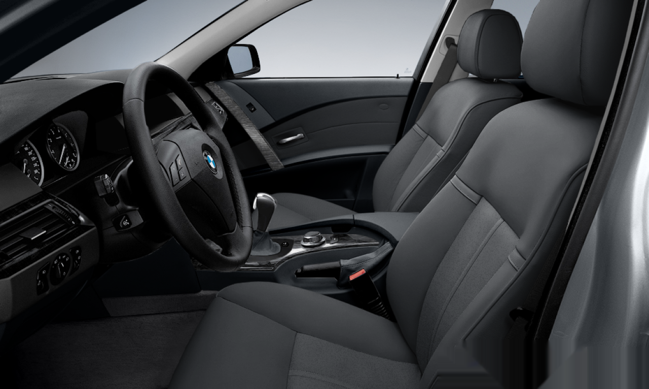 Interior of BMW 530d (E60), VIN WBANR71070CX97619