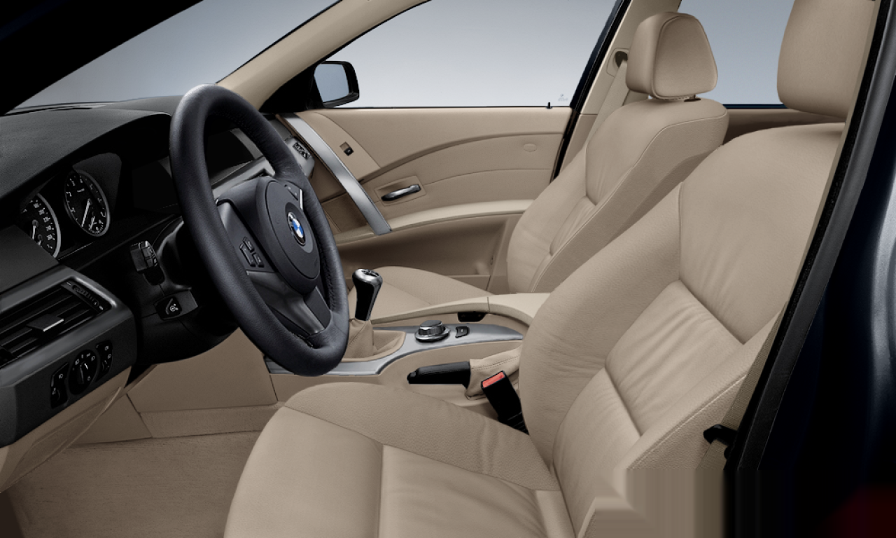 Interior of BMW 520d (E60), VIN WBANC31030CX76857