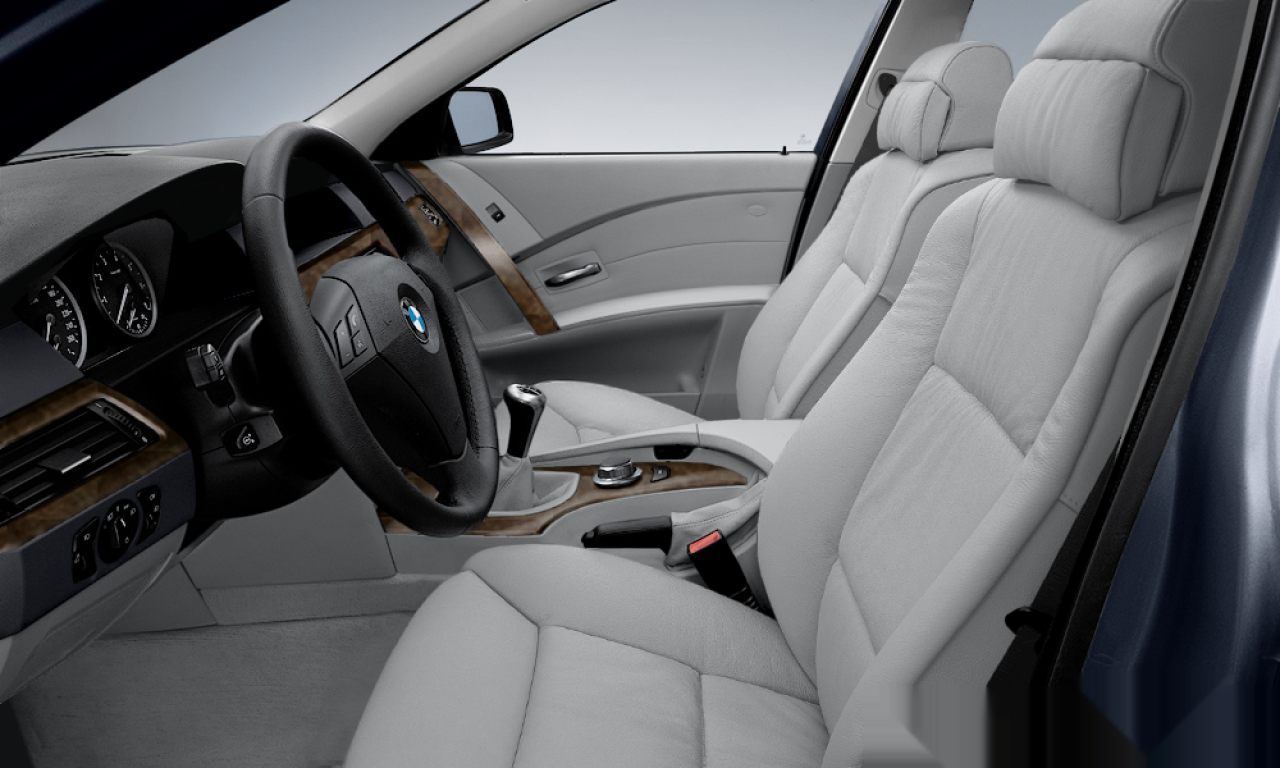 Interior of BMW 530I (E60), VIN WBANA71060B004131