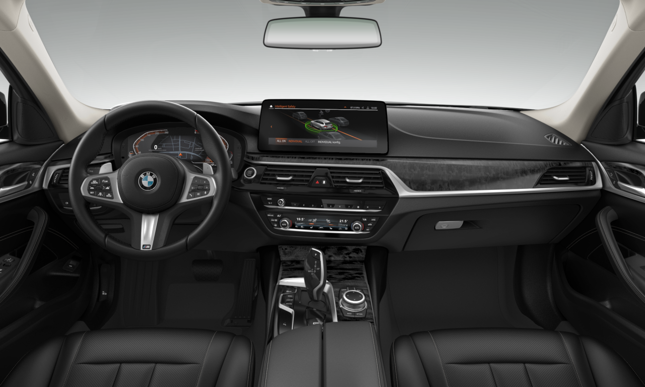 Interior of 2022 BMW 520d (G31 (MUE)), VIN WBA31BN000CK06381