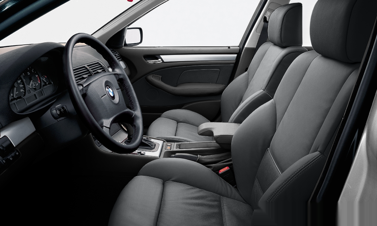 Interior of 1998 BMW 323I (E46 (4)), VIN WBAAM31090JE93857
