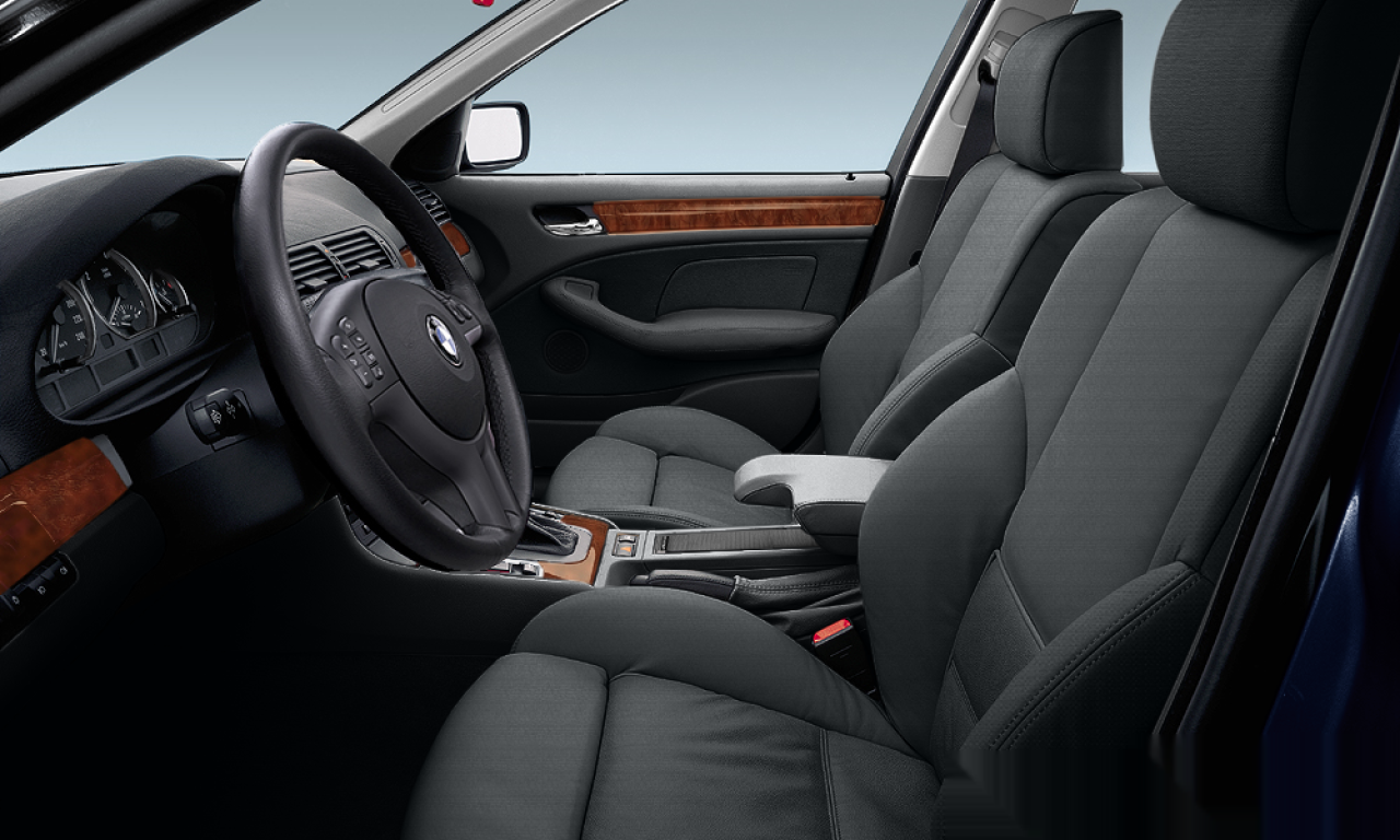 Interior of BMW 320d (E46 (3FL)), VIN WBAAP71080PP17306