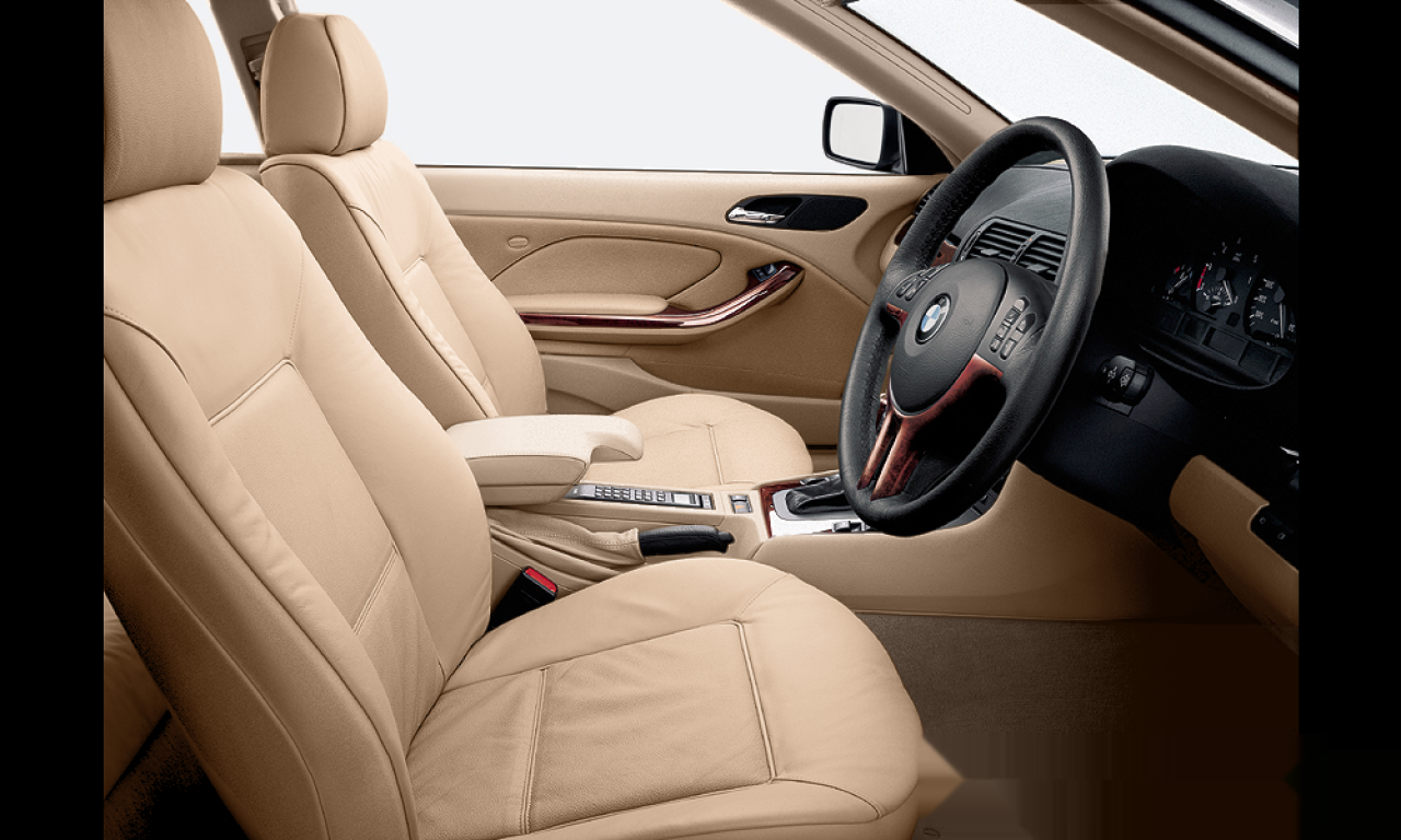 Interior of BMW 330CI (E46 (2)), VIN WBABN520X0JU65350