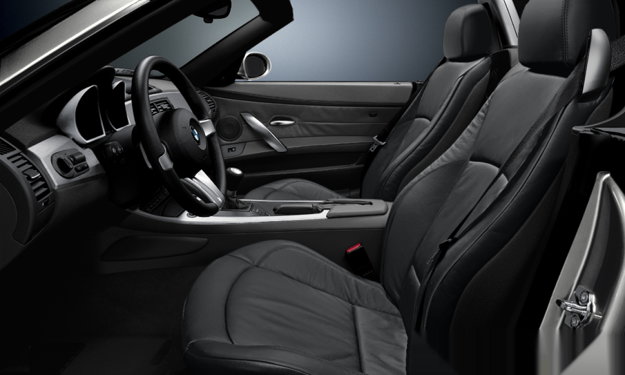 Interior of 2004 BMW Z4 2.2i (E85), VIN WBABT11090LN55805