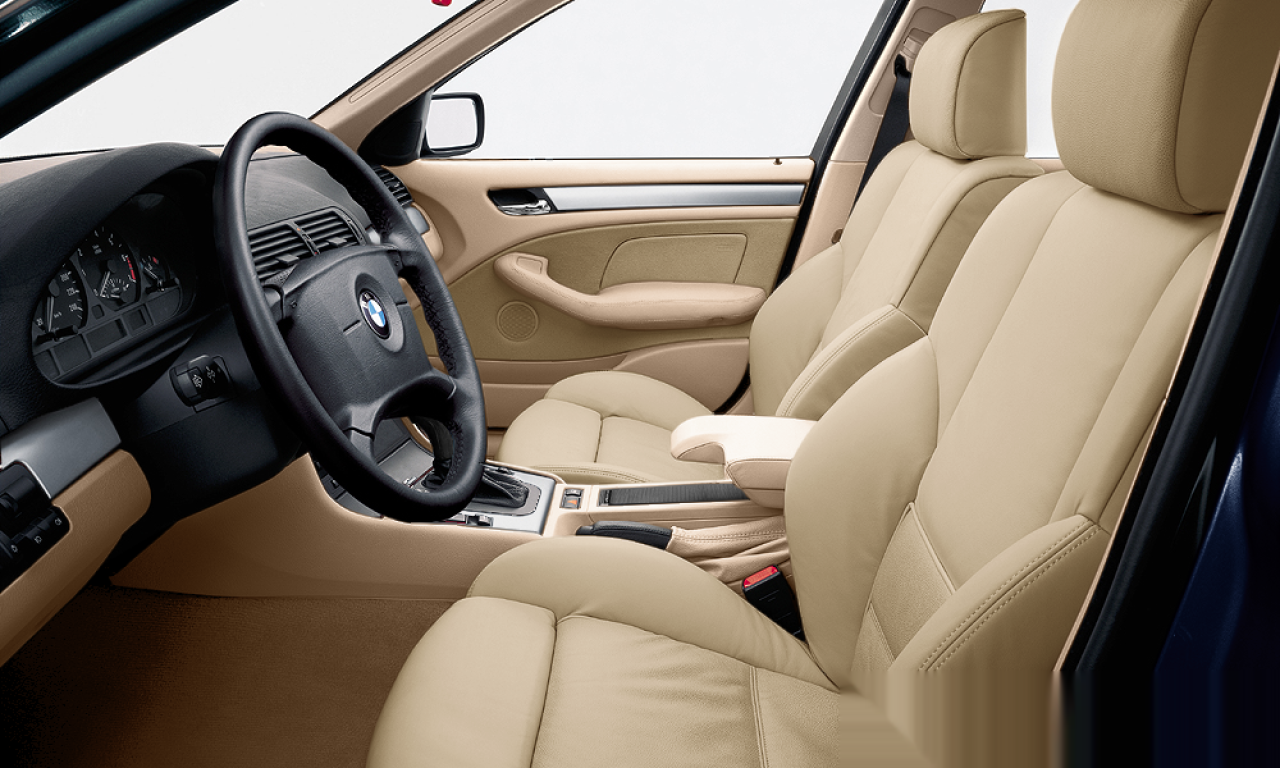 Interior of 2004 BMW 330xd (E46 (4FL)), VIN WBAED71090JP98653