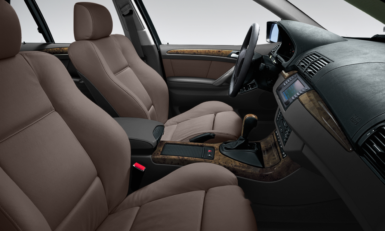 Interior of BMW X5 3.0d (E53), VIN WBAFB71000LX76488