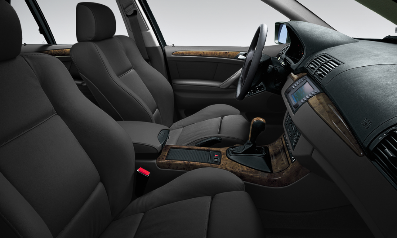Interior of BMW X5 3.0d (E53), VIN WBAFB71020LX62799