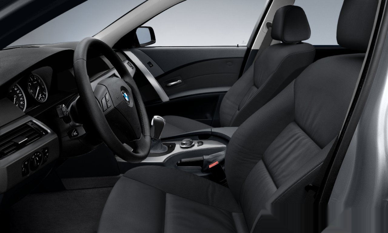 Interior of BMW 520I (E60), VIN WBANA31060B911115