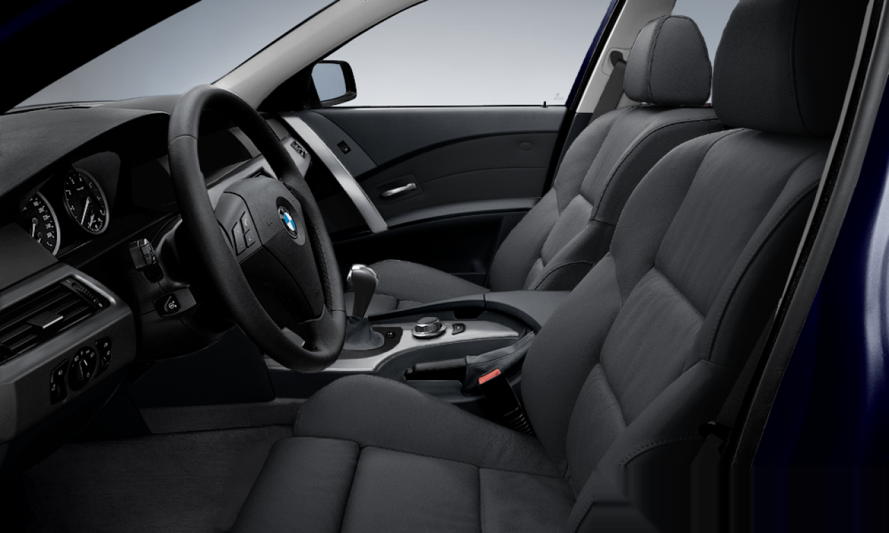 Interior of BMW 530I (E60), VIN WBANA71050B103183
