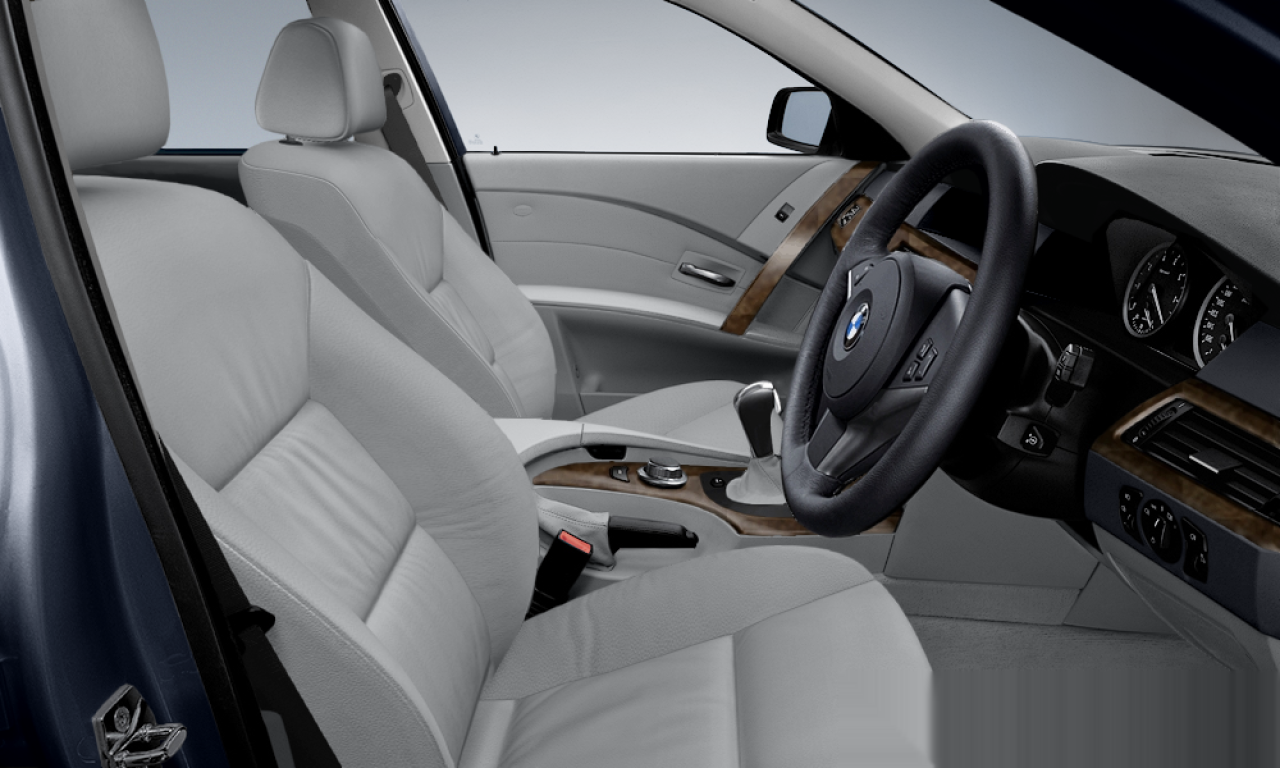 Interior of BMW 530I (E60), VIN WBANA72030B788315