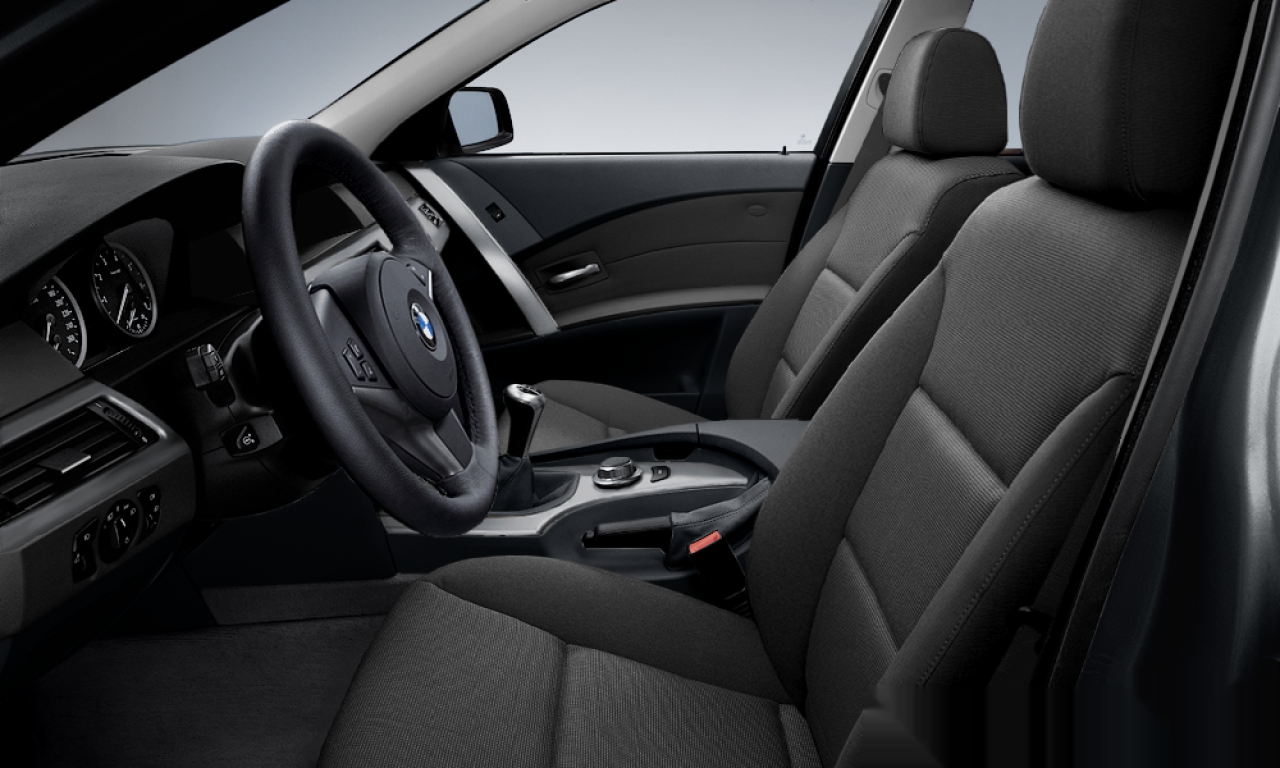 Interior of BMW 523i (E60), VIN WBANE31080B926297