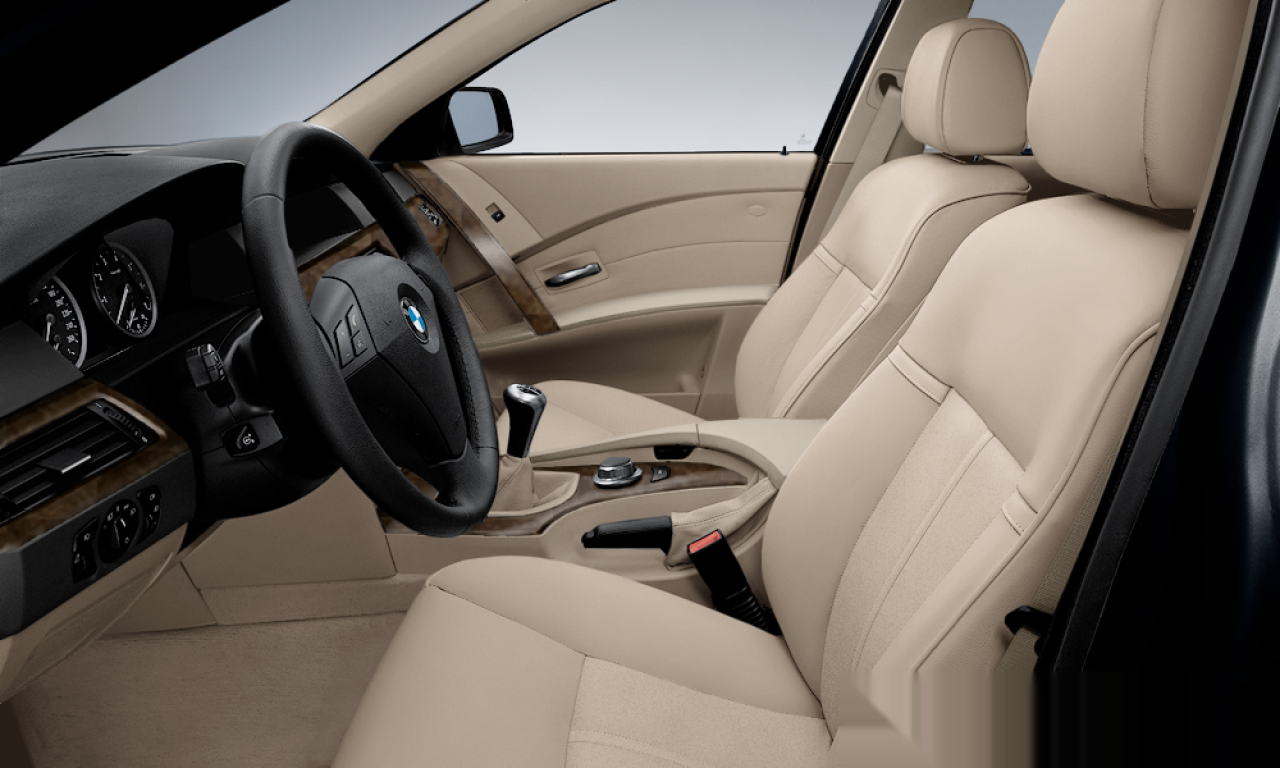 Interior of 2004 BMW 530d (E61), VIN WBANJ71010B459033