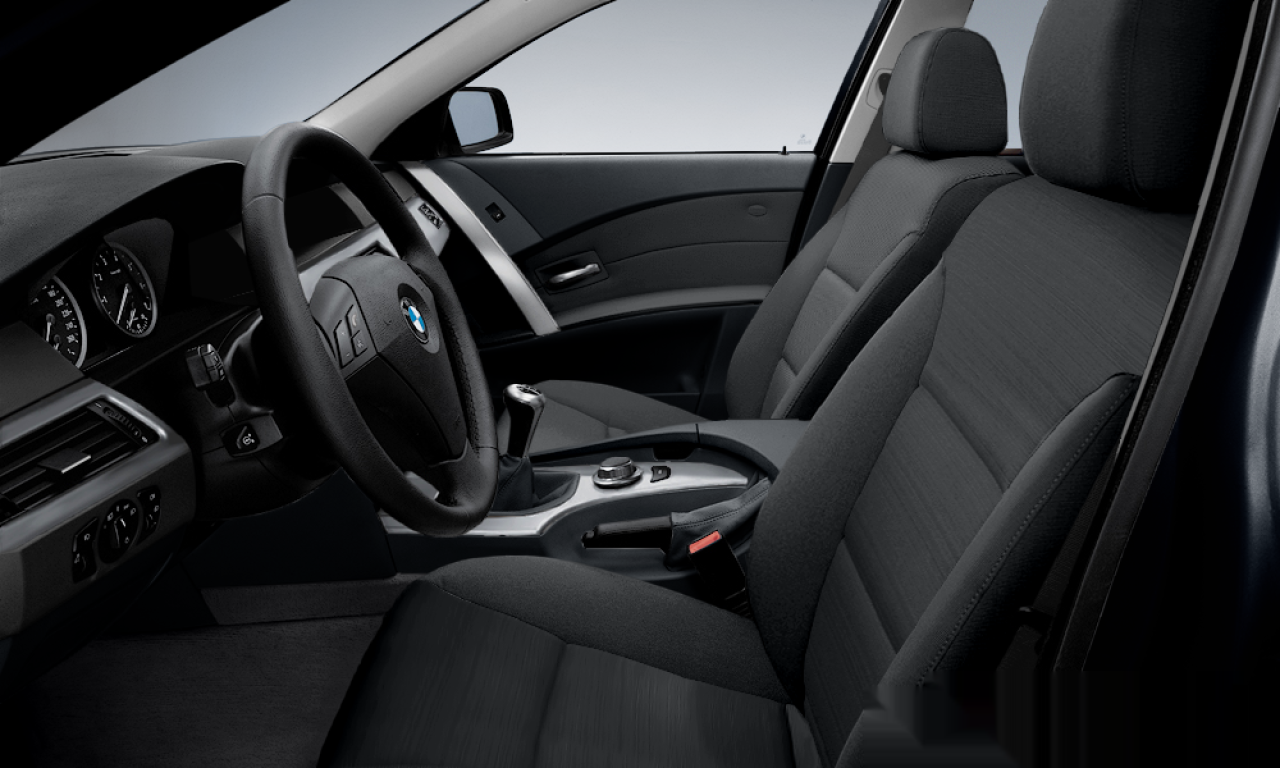 Interior of BMW 525i (E61), VIN WBANL51010CM95653
