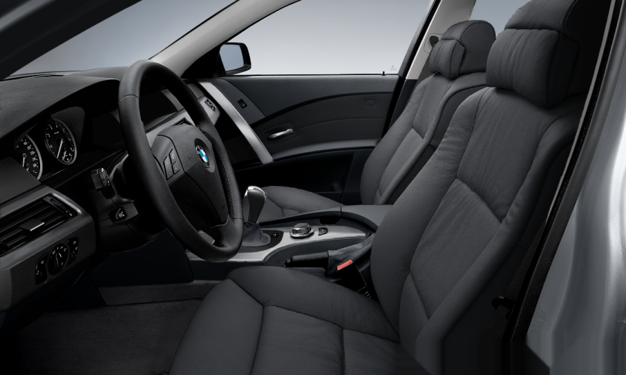 Interior of BMW 530d (E61), VIN WBANS71000CP37556