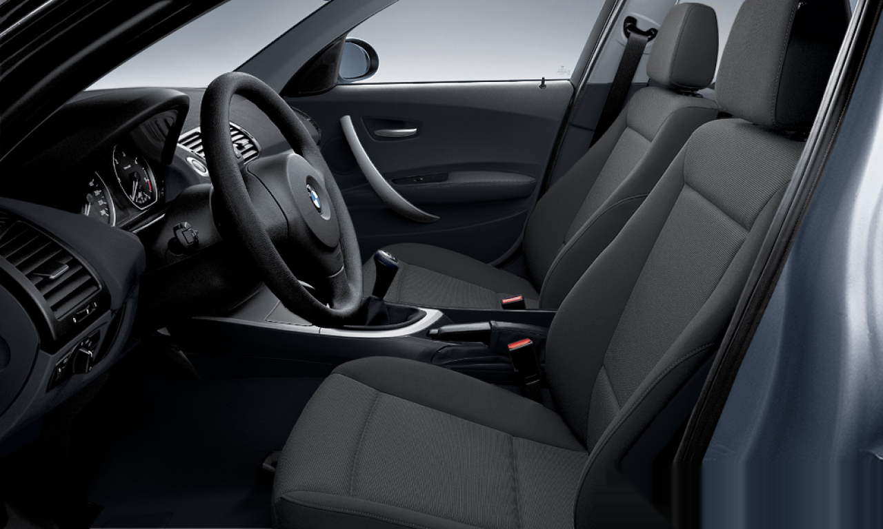 Interior of BMW 116i (E87), VIN WBAUF110X0PT50292