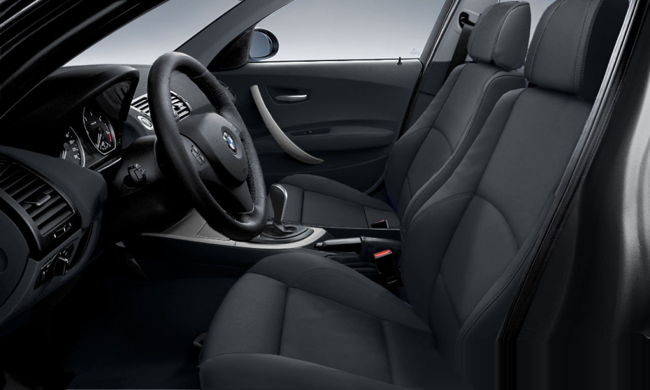 Interior of BMW 120i (E87), VIN WBAUF510X0JT41232