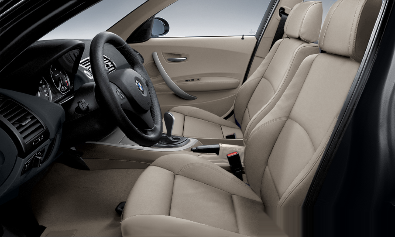 Interior of BMW 120i (E87), VIN WBAUF52030PM76628