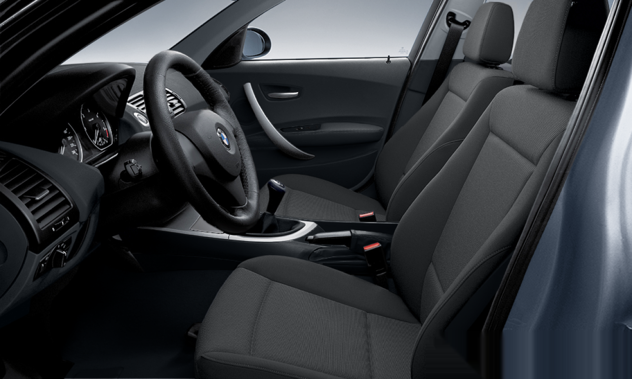Interior of 2004 BMW 118d (E87), VIN WBAUG31040PU04887