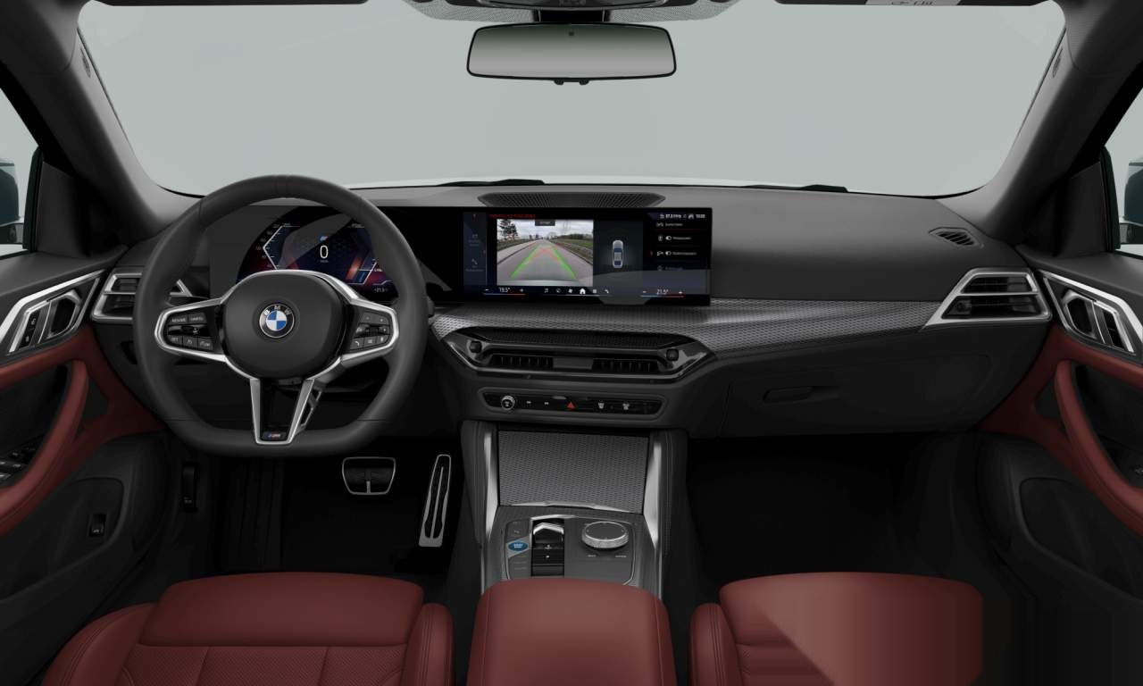Interior of BMW i4 eDrive35 (Gran Coupe (5 Doors)), VIN WBY51HD060FW98041